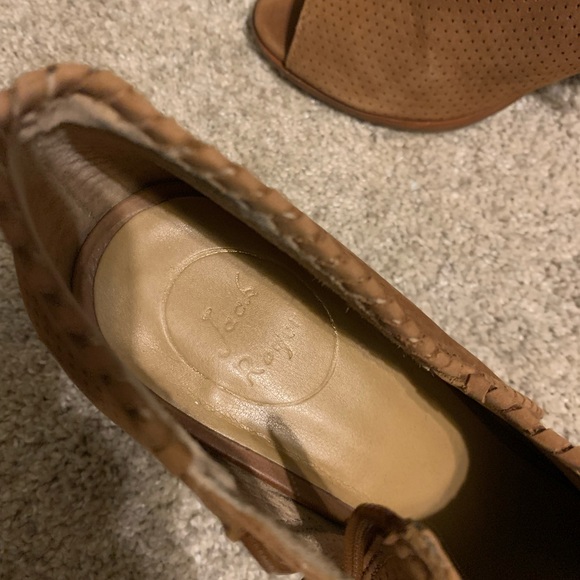 Jack Roger's tan wedges - Picture 6 of 6